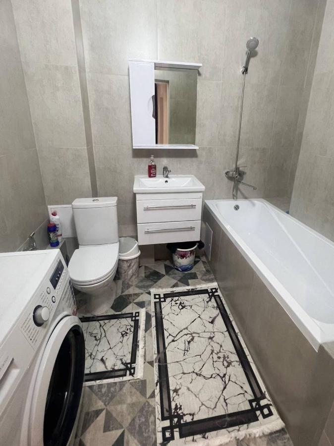 Oner Apartment Алма Ата Екстериор снимка