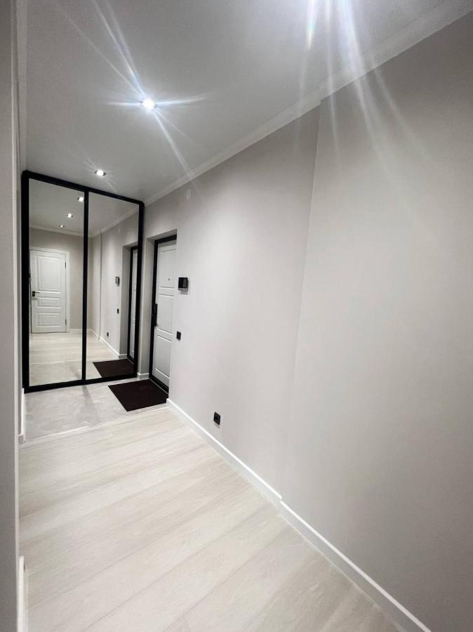 Oner Apartment Алма Ата Екстериор снимка