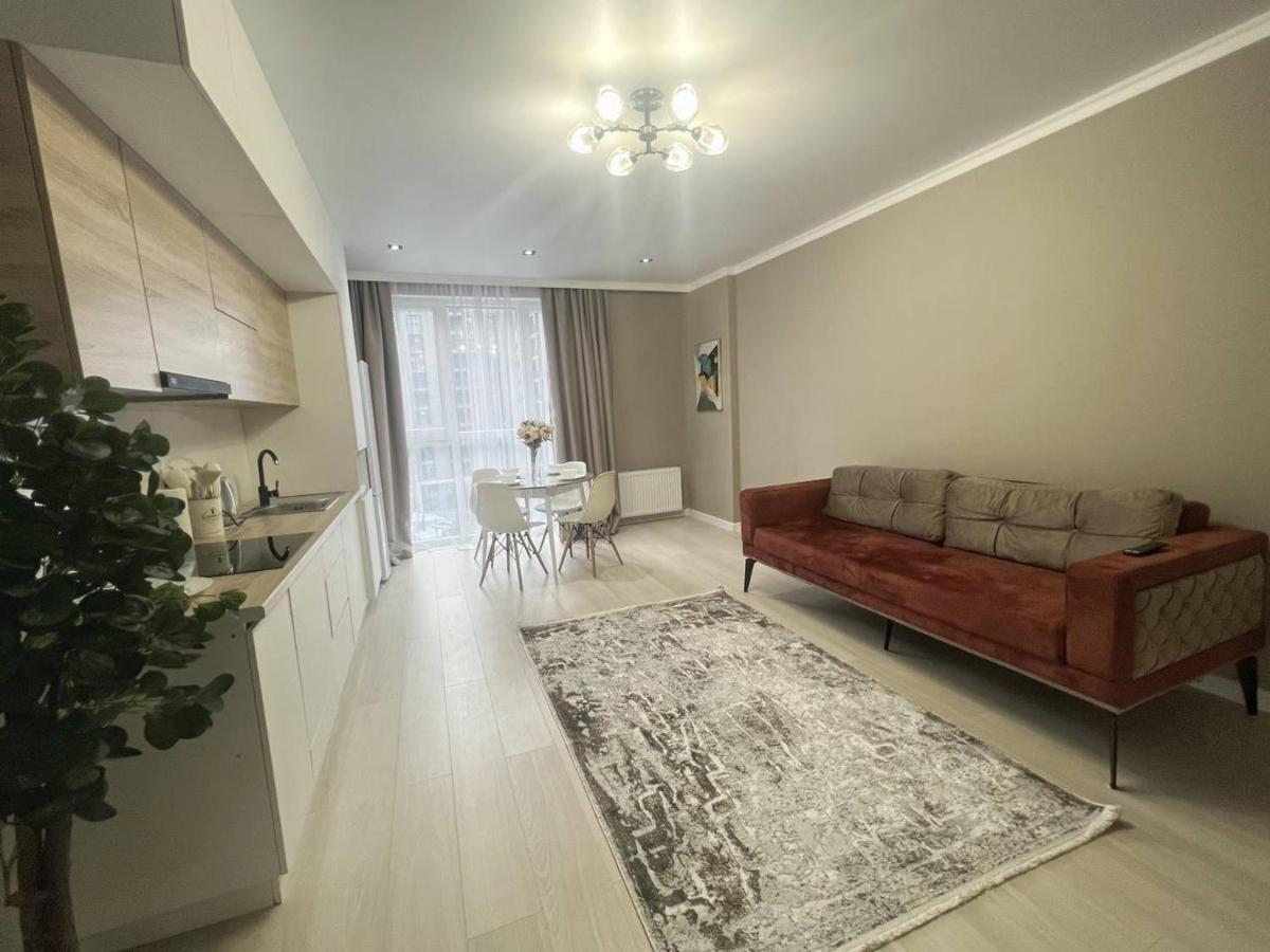 Oner Apartment Алма Ата Екстериор снимка