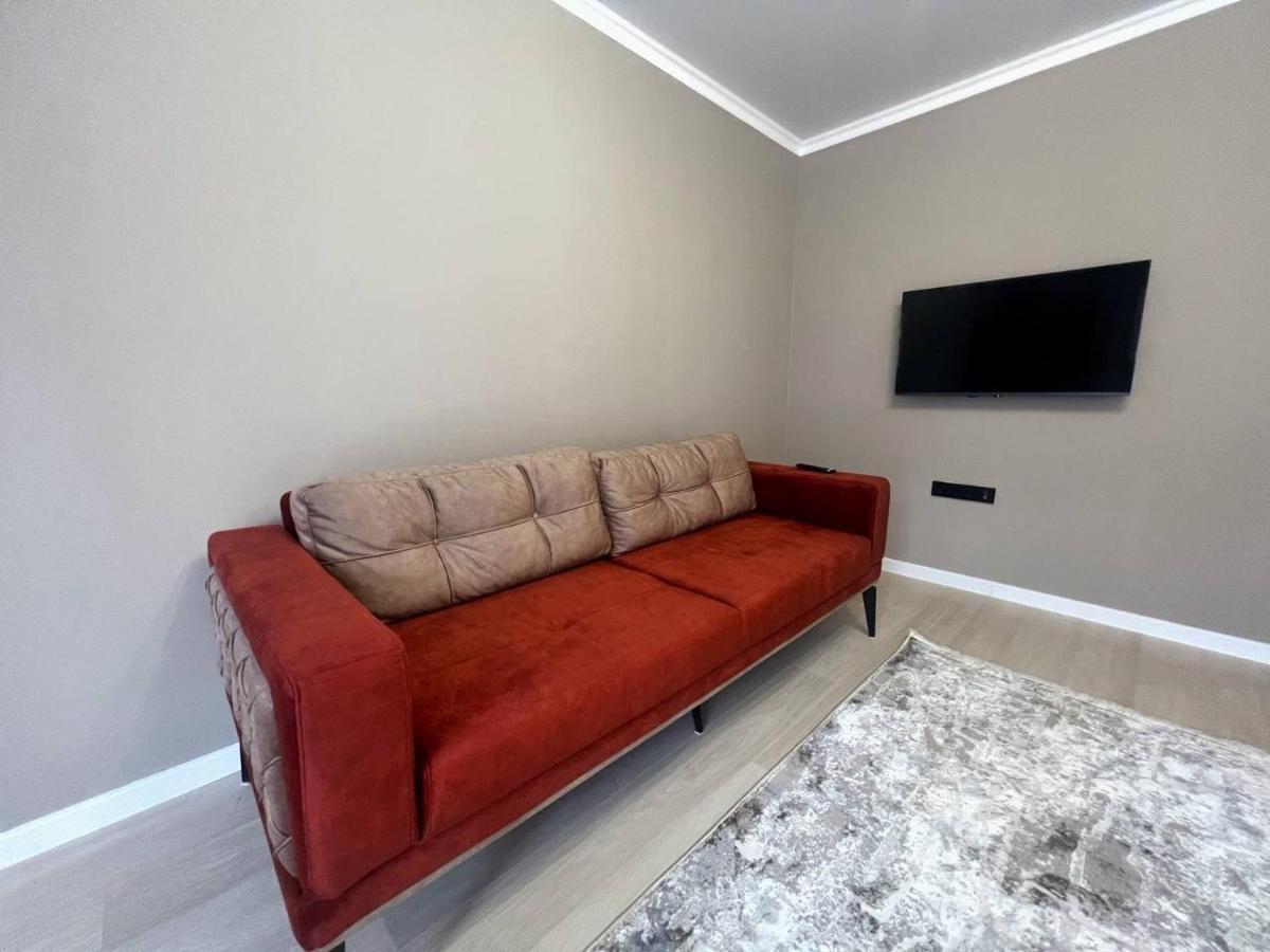 Oner Apartment Алма Ата Екстериор снимка